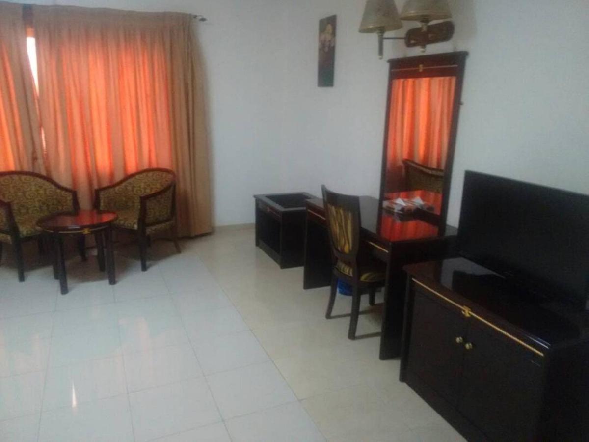 Riviera Hotel Benin Котону Экстерьер фото
