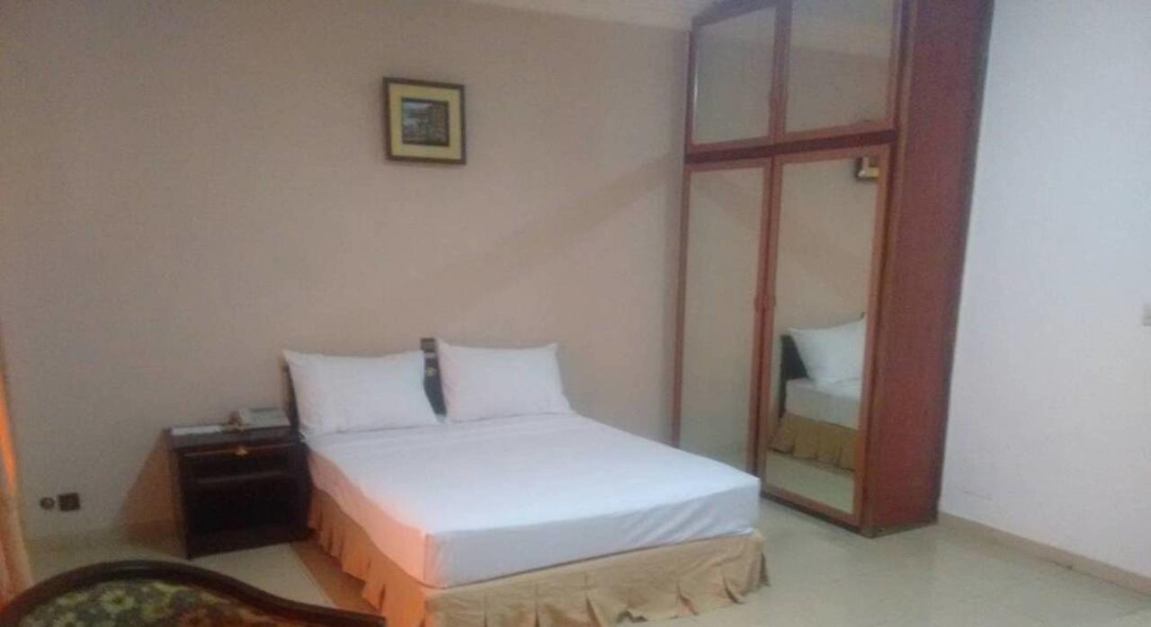 Riviera Hotel Benin Котону Экстерьер фото