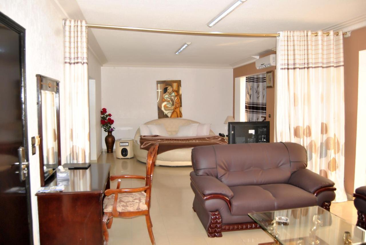 Riviera Hotel Benin Котону Экстерьер фото