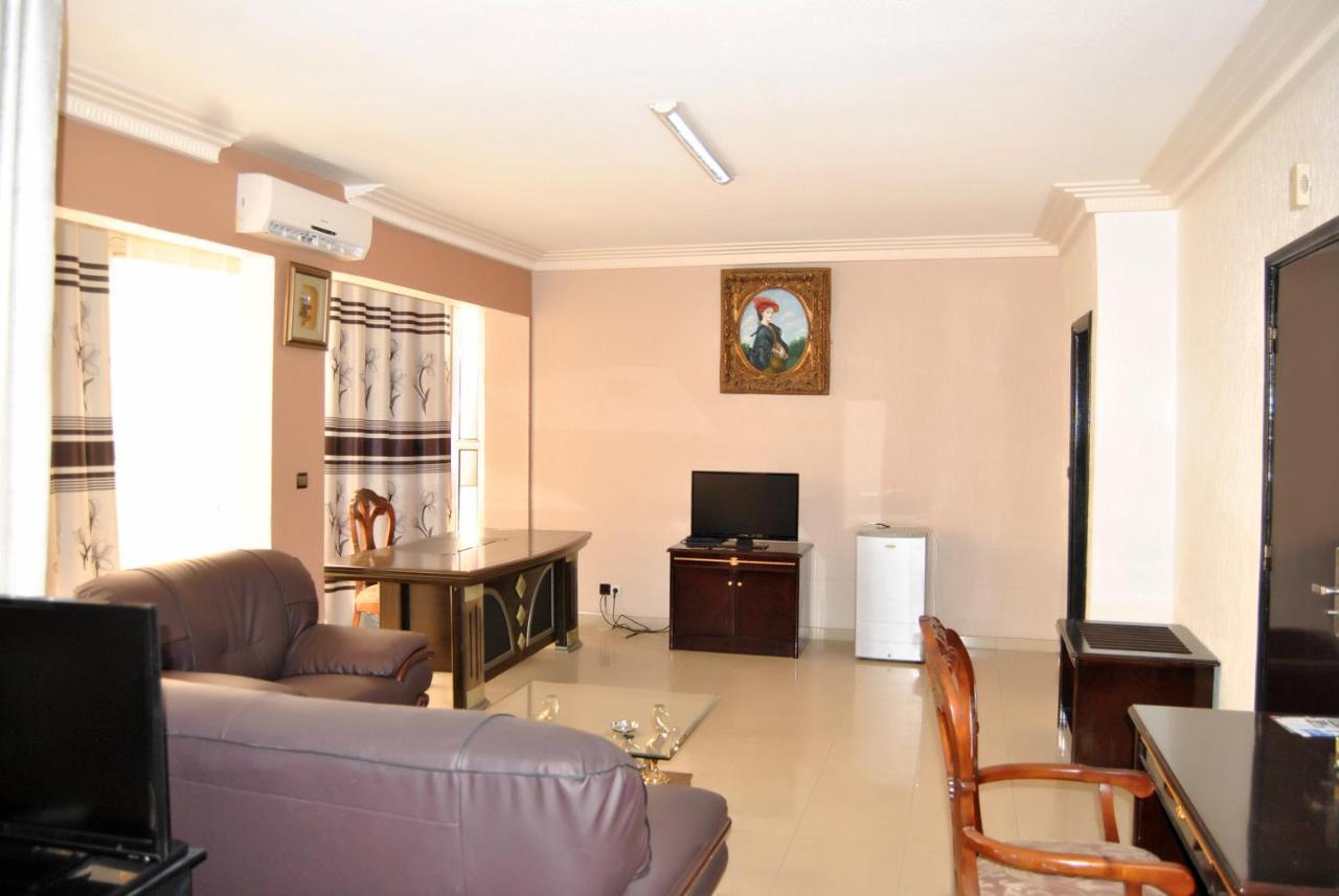 Riviera Hotel Benin Котону Экстерьер фото