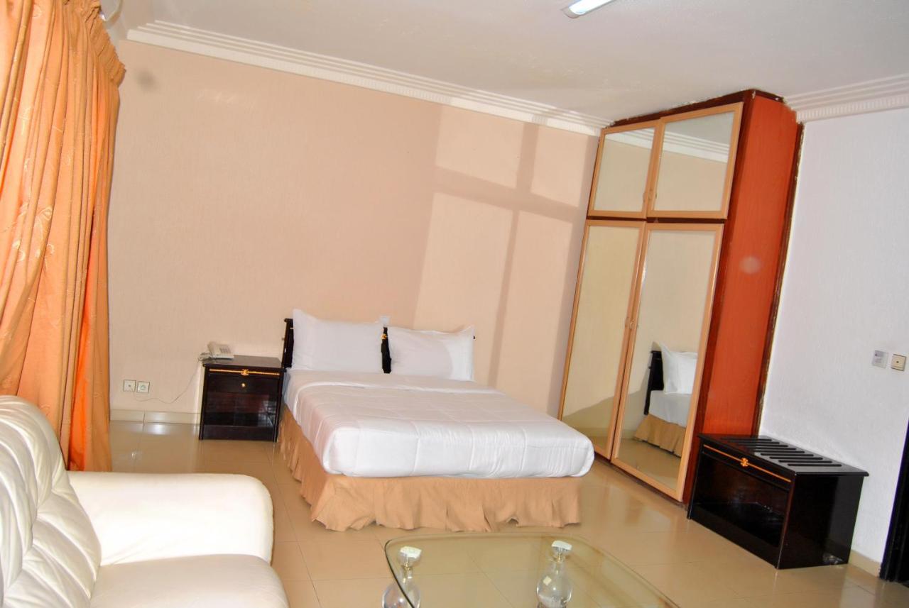 Riviera Hotel Benin Котону Экстерьер фото