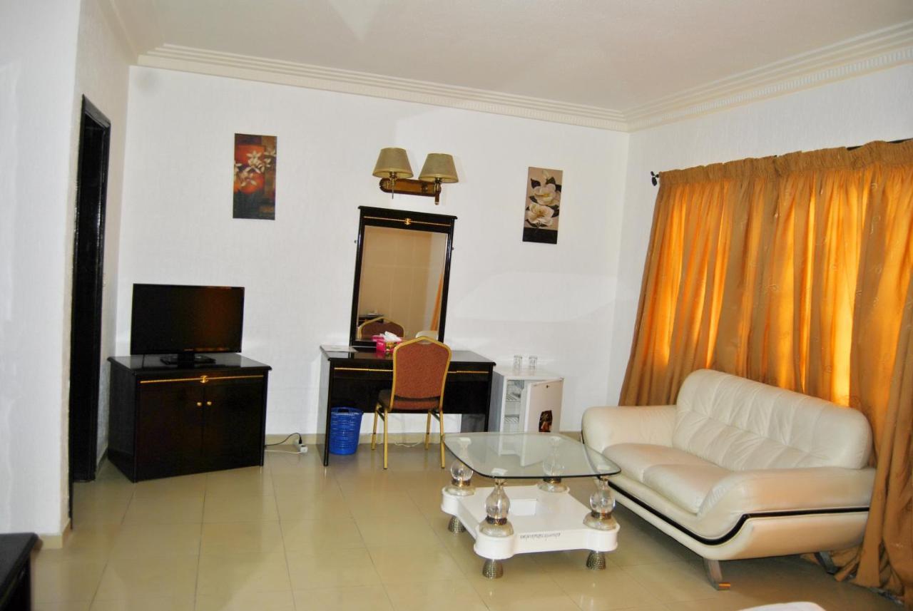 Riviera Hotel Benin Котону Экстерьер фото