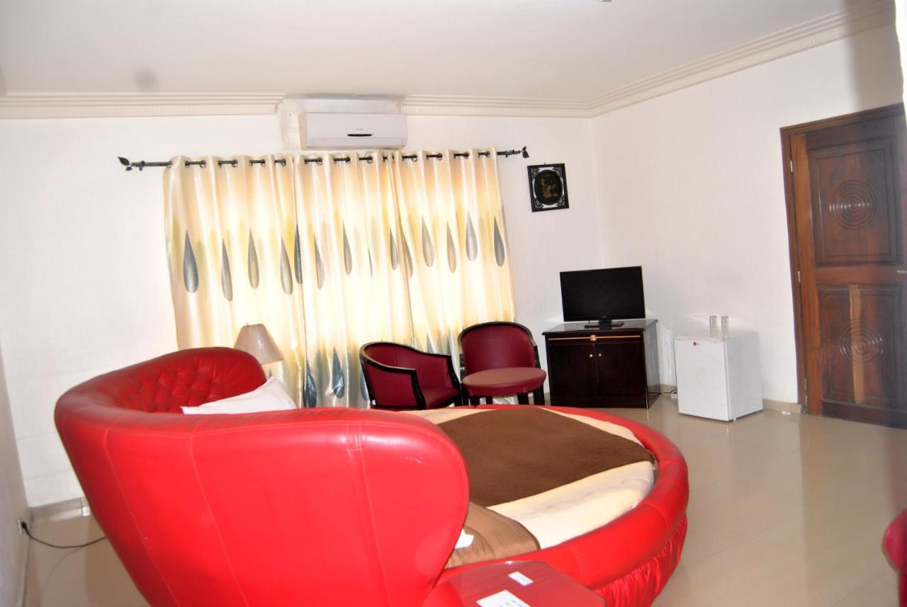 Riviera Hotel Benin Котону Экстерьер фото