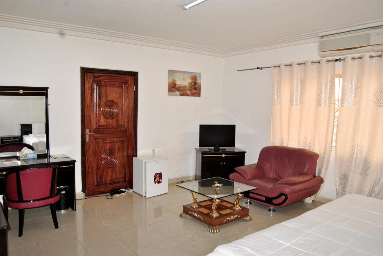 Riviera Hotel Benin Котону Экстерьер фото