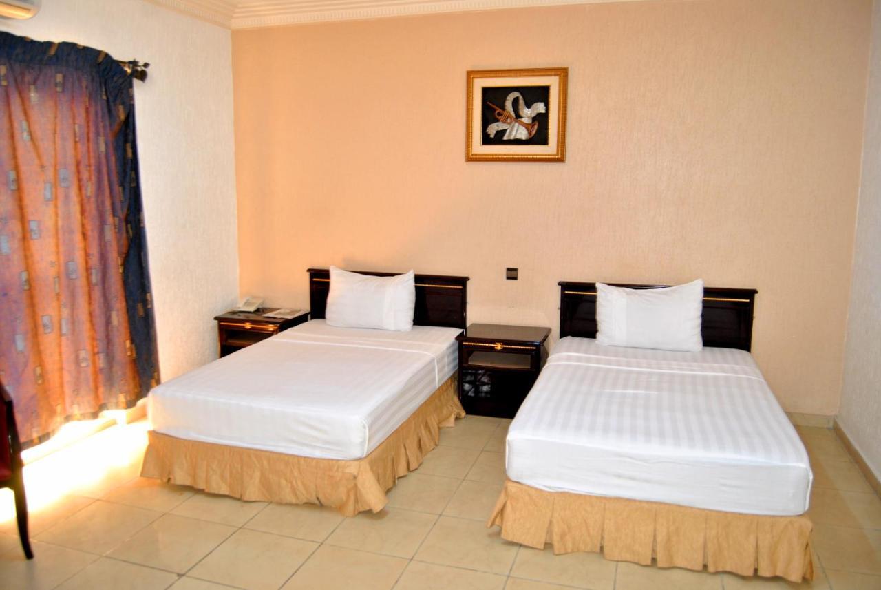 Riviera Hotel Benin Котону Экстерьер фото