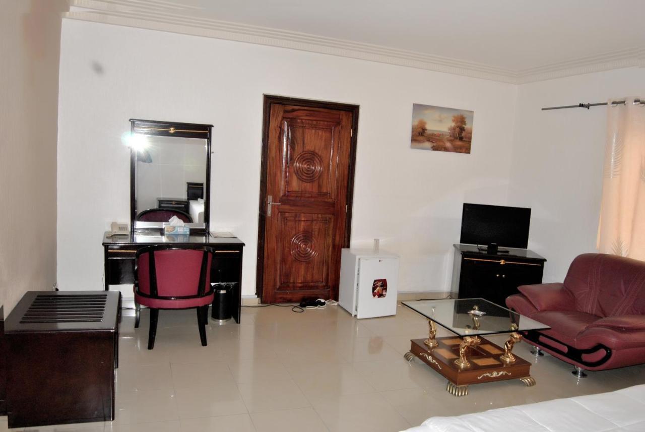 Riviera Hotel Benin Котону Экстерьер фото