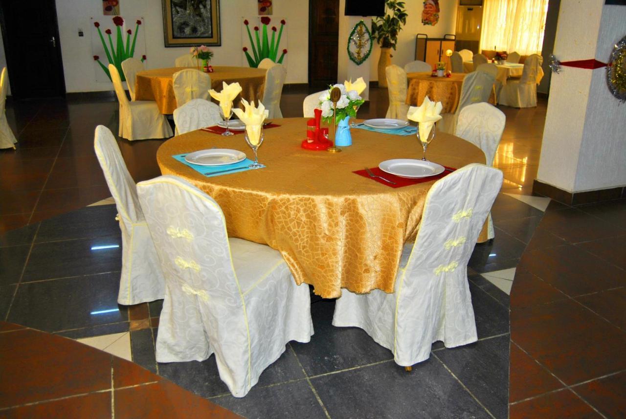 Riviera Hotel Benin Котону Экстерьер фото