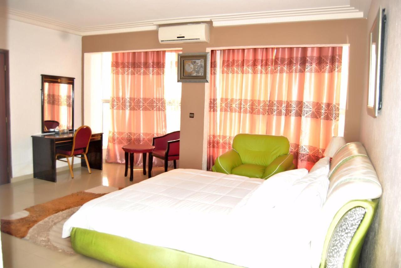 Riviera Hotel Benin Котону Экстерьер фото